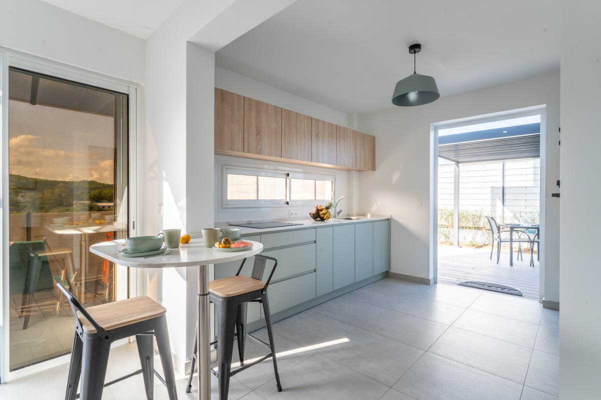 cuisine-equipee-location-t2-le-diamant (1)